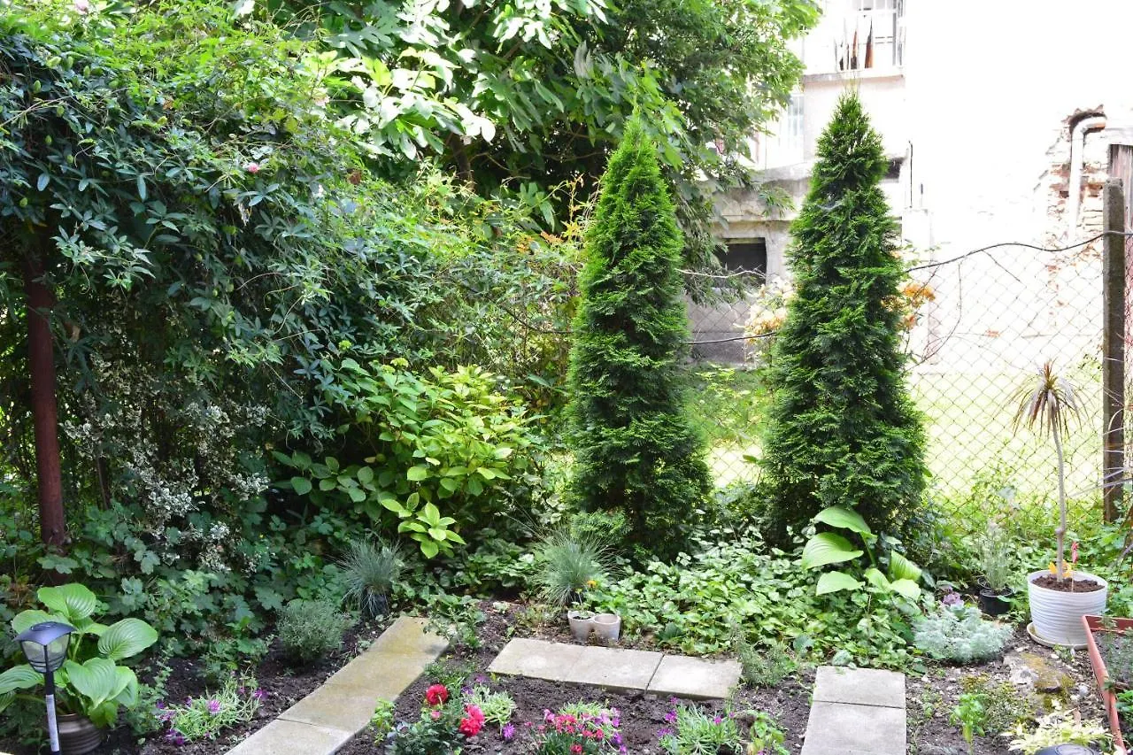 City Center Apartment With A Backyard Burgas 0*,  Bulgarien